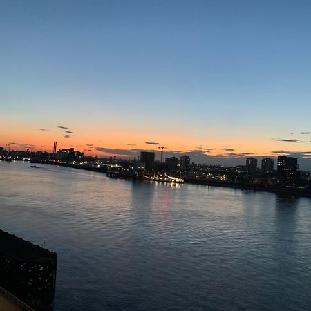 Luxury Riverside Apt With Easy Access To Central London, O2, Excel Centre And Parking Exterior photo